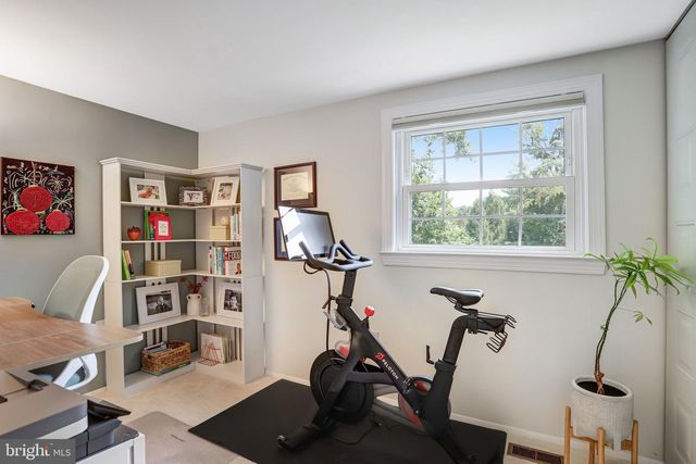907 CANTLE LN, Great Falls, VA 22066
