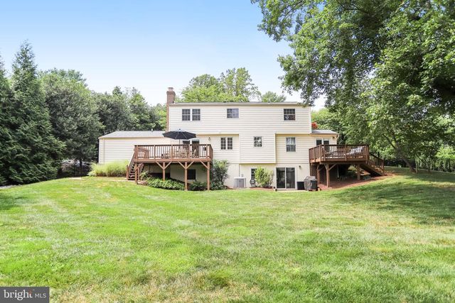 907 CANTLE LN, Great Falls, VA 22066