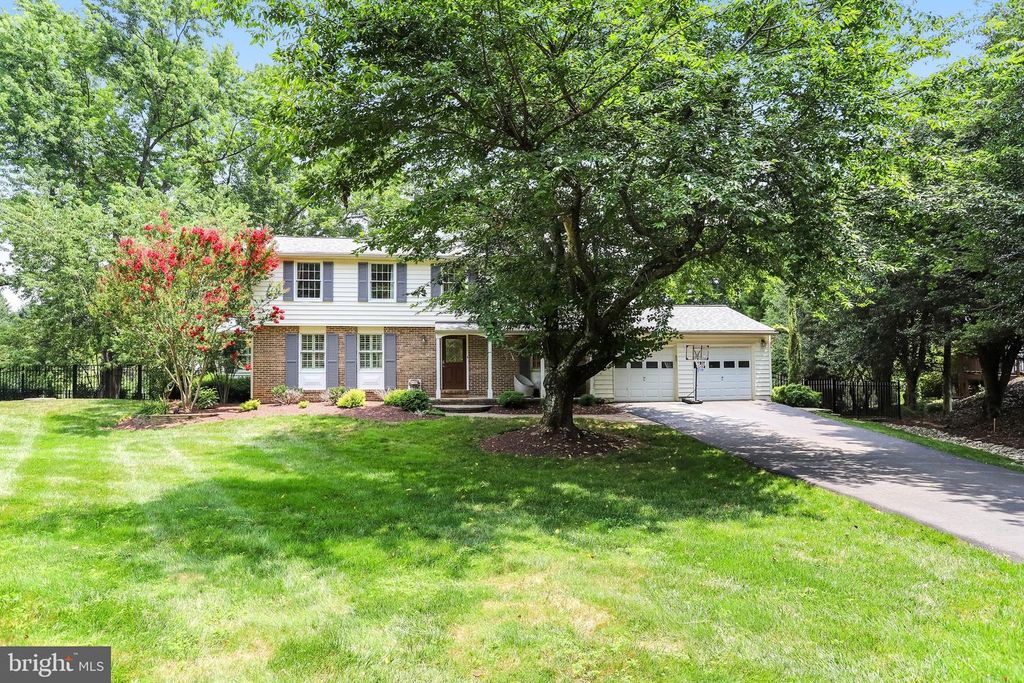 907 CANTLE LN, Great Falls, VA 22066