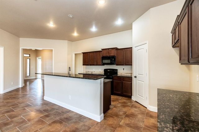 9706 Ridgely Avenue, Lubbock, TX 79424