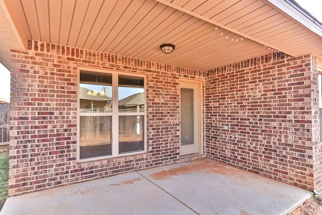 9706 Ridgely Avenue, Lubbock, TX 79424