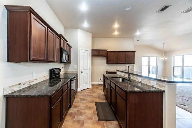 9706 Ridgely Avenue, Lubbock, TX 79424