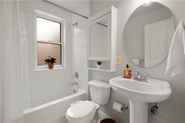 2 Clarendon Place, Friendship Park, PA 15206