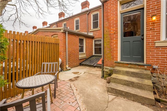 2 Clarendon Place, Friendship Park, PA 15206