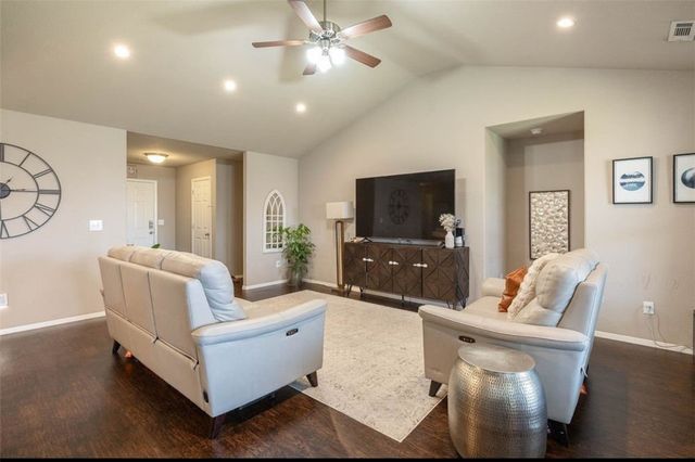 6108 Warrington Road, Bentonville, AR 72713