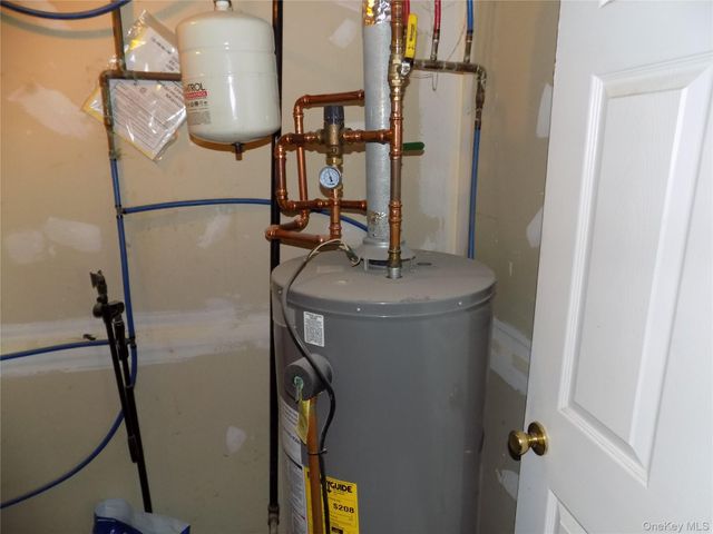 16 Baldwin Drive, Wappingers Falls, NY 12590