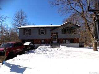 16 Baldwin Drive, Wappingers Falls, NY 12590