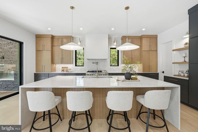 9313 CORONADO TERRACE, Fairfax, VA 22031