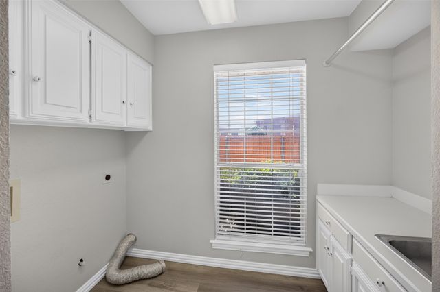 1037 Mccoy Drive, Irving, TX 75062