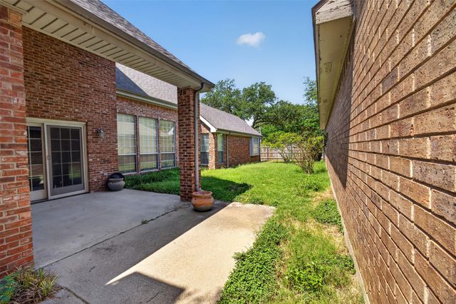 1037 Mccoy Drive, Irving, TX 75062