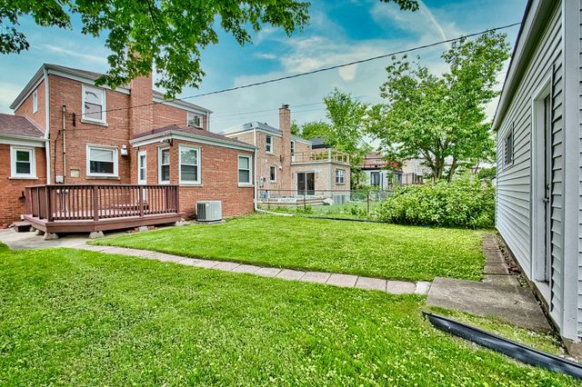 6707 N Saint Louis Avenue, Lincolnwood, IL 60712