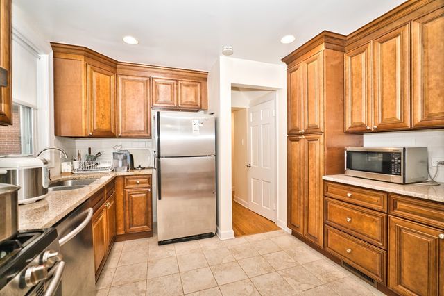 6707 N Saint Louis Avenue, Lincolnwood, IL 60712