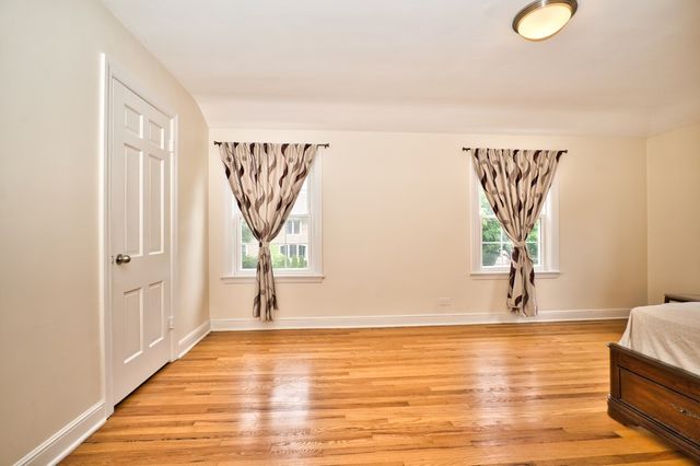 6707 N Saint Louis Avenue, Lincolnwood, IL 60712