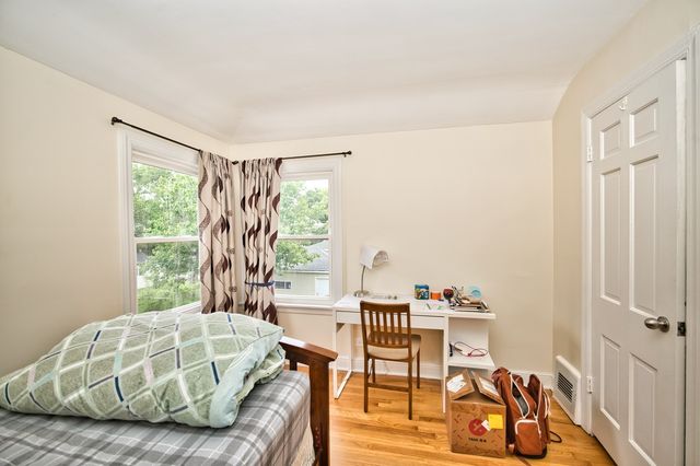 6707 N Saint Louis Avenue, Lincolnwood, IL 60712
