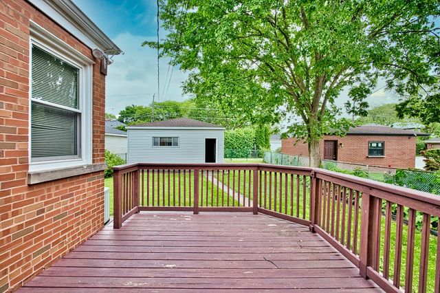 6707 N Saint Louis Avenue, Lincolnwood, IL 60712