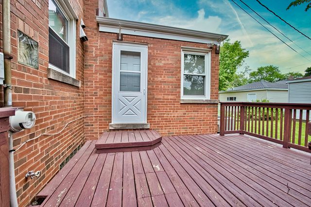 6707 N Saint Louis Avenue, Lincolnwood, IL 60712
