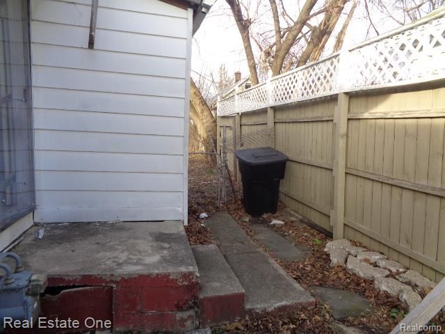 14995 Maddelein Street, Detroit, MI 48205