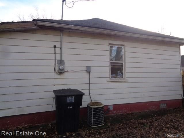 14995 Maddelein Street, Detroit, MI 48205