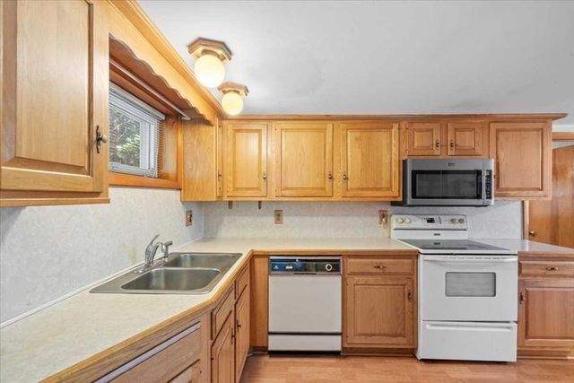 11 Pocono Rd., Worcester, MA 01605