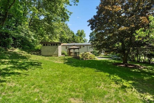 11 Pocono Rd., Worcester, MA 01605