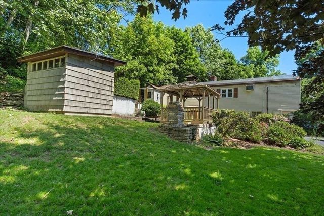 11 Pocono Rd., Worcester, MA 01605