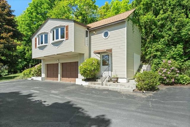 11 Pocono Rd., Worcester, MA 01605