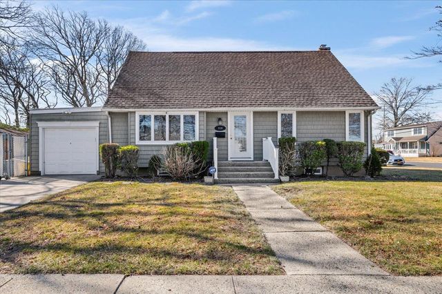 310 Clark Boulevard, Massapequa Park, NY 11762