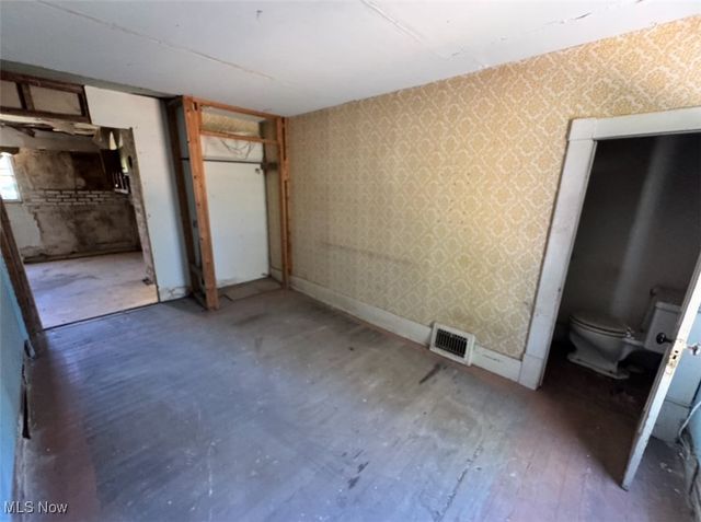 57 E Main Road, Newton Falls, OH 44444