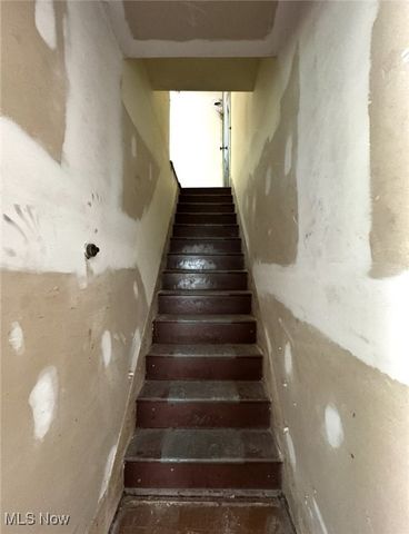 57 E Main Road, Newton Falls, OH 44444