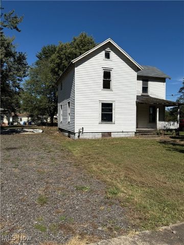 57 E Main Road, Newton Falls, OH 44444