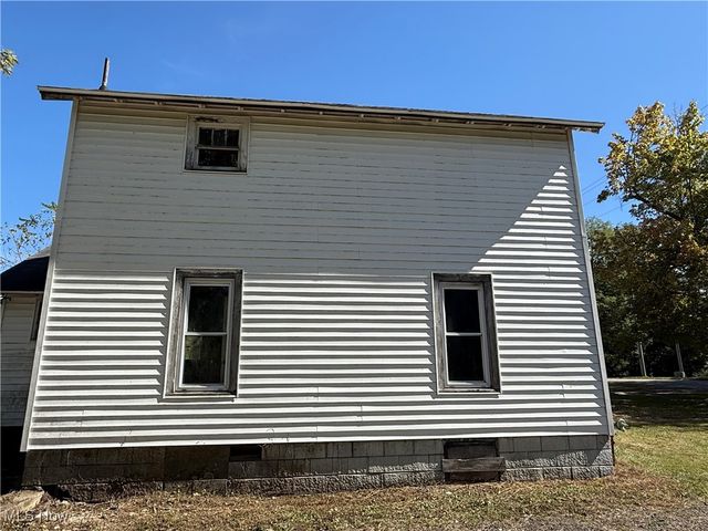 57 E Main Road, Newton Falls, OH 44444