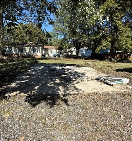 57 E Main Road, Newton Falls, OH 44444