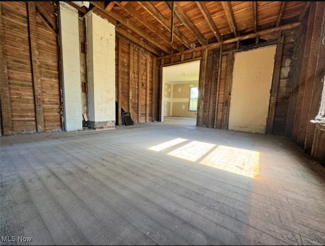 57 E Main Road, Newton Falls, OH 44444