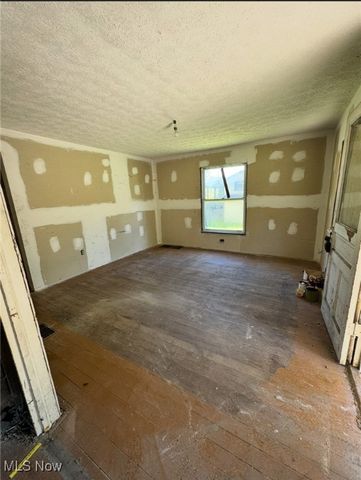 57 E Main Road, Newton Falls, OH 44444