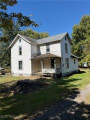 57 E Main Road, Newton Falls, OH 44444