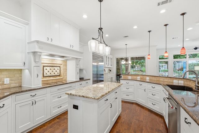 122 Chapel Hill Drive, Double Oak, TX 75077