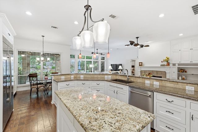 122 Chapel Hill Drive, Double Oak, TX 75077