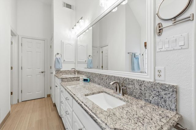 122 Chapel Hill Drive, Double Oak, TX 75077
