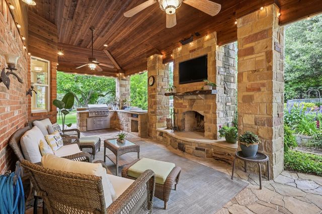 122 Chapel Hill Drive, Double Oak, TX 75077