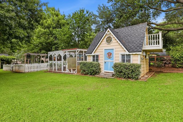 122 Chapel Hill Drive, Double Oak, TX 75077