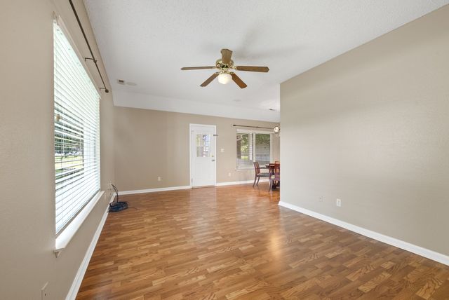 2828 Spring Meade Blvd, Columbia, TN 38401