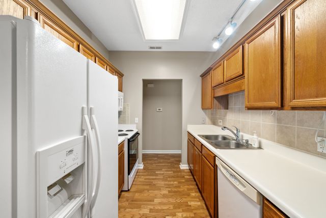 2828 Spring Meade Blvd, Columbia, TN 38401