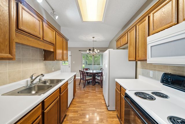 2828 Spring Meade Blvd, Columbia, TN 38401