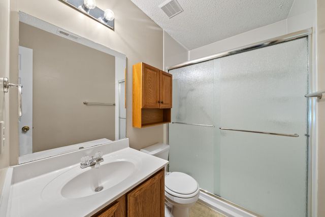 2828 Spring Meade Blvd, Columbia, TN 38401