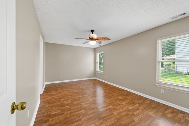 2828 Spring Meade Blvd, Columbia, TN 38401