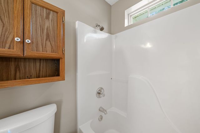2828 Spring Meade Blvd, Columbia, TN 38401