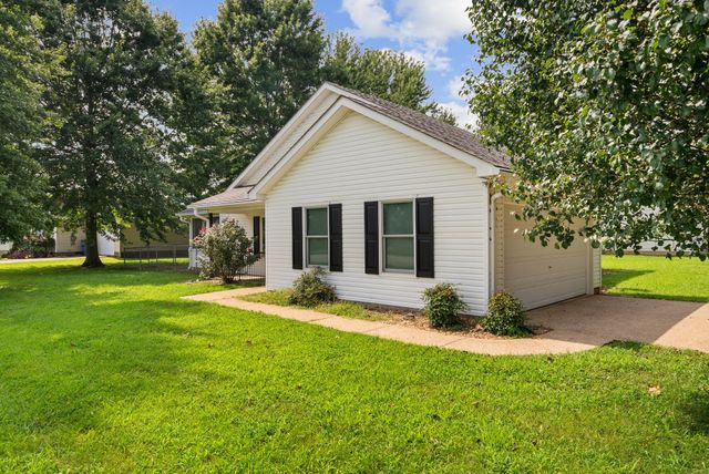 2828 Spring Meade Blvd, Columbia, TN 38401