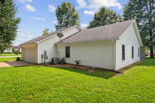 2828 Spring Meade Blvd, Columbia, TN 38401