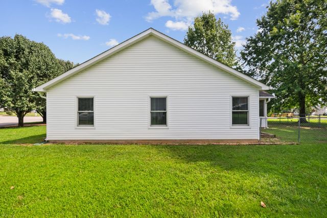 2828 Spring Meade Blvd, Columbia, TN 38401