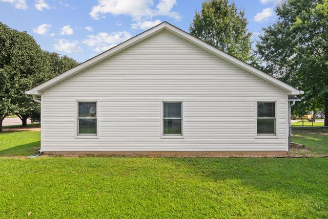 2828 Spring Meade Blvd, Columbia, TN 38401